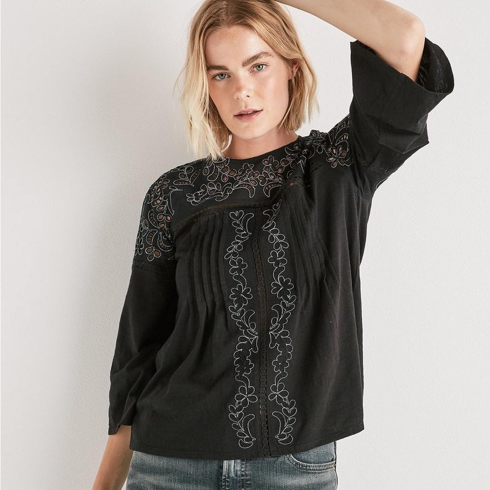 ❤️5/$25 Lucky Brand Floral Cutout Cotton Blend Peasant Blouse Black Size Small